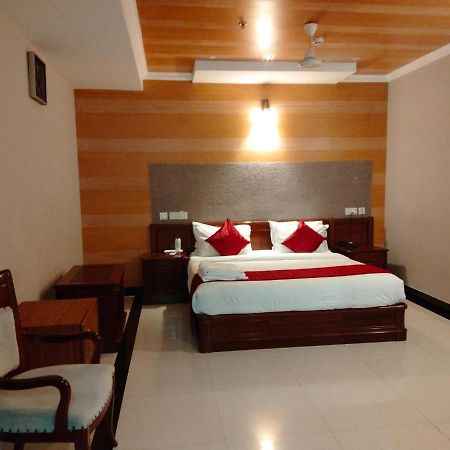 Hotel Jyothis Regency Palakkad Eksteriør bilde