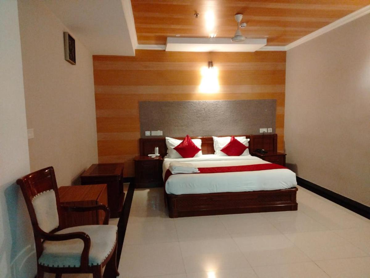 Hotel Jyothis Regency Palakkad Eksteriør bilde
