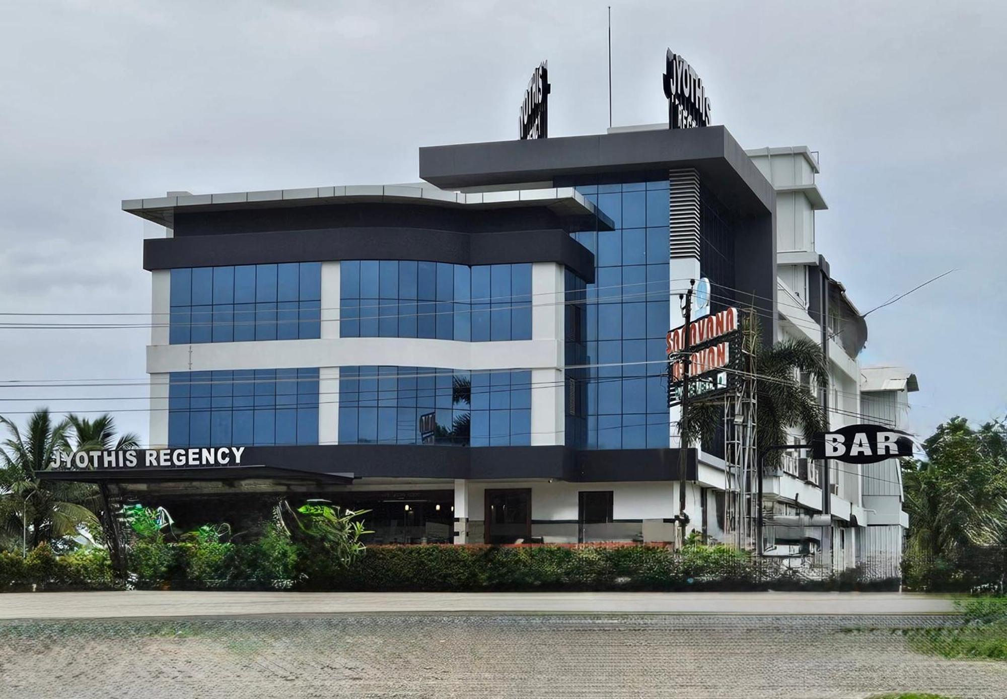 Hotel Jyothis Regency Palakkad Eksteriør bilde