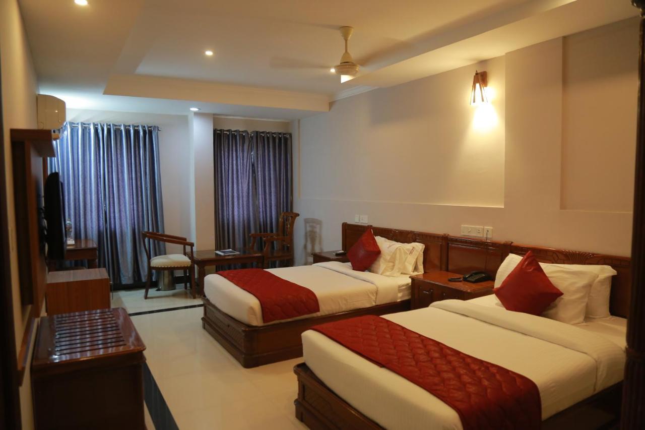 Hotel Jyothis Regency Palakkad Eksteriør bilde